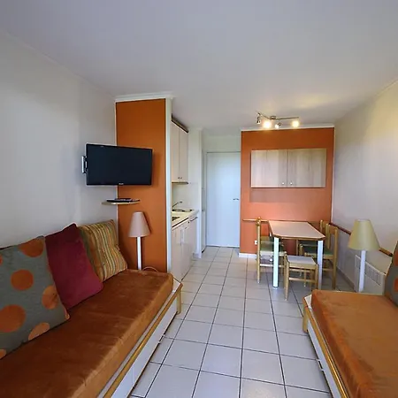 1m F6 133 - 102la * Saint-Raphael (Var)